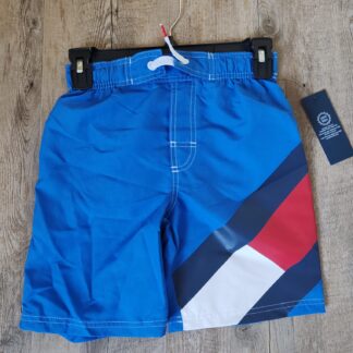 Tommy Hilfiger sort de baie