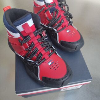 Tommy Hilfiger Ghete marimi 30,5 (20,3cm) si 34 (22,7 cm)